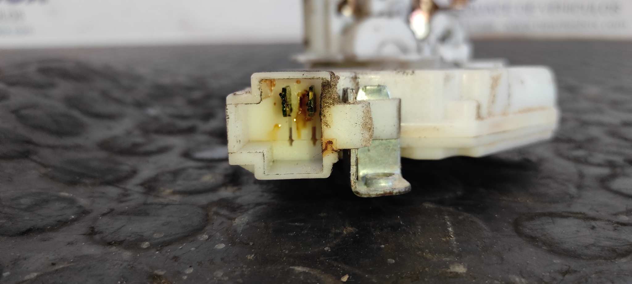 CERRADURA PUERTA DELANTERA DERECHA NISSAN VANETTE CARGO (HC23) - vista 2