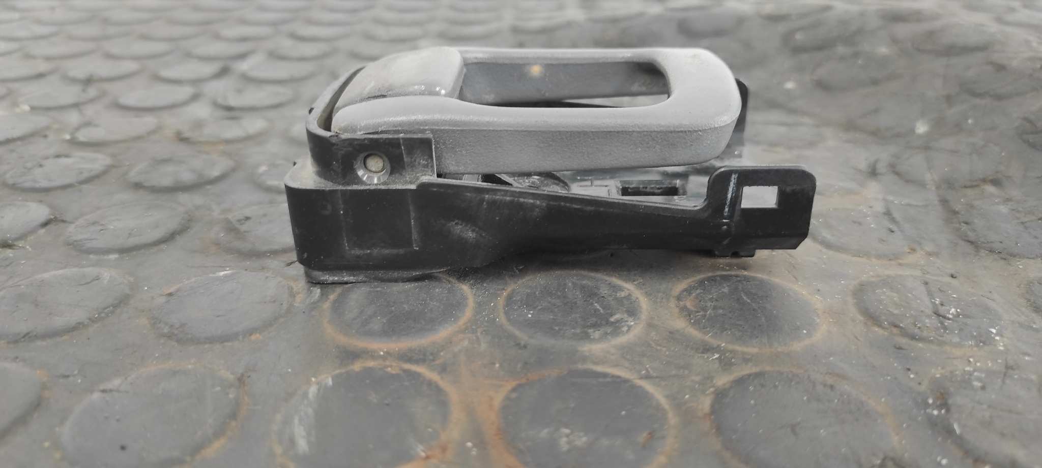 MANETA INTERIOR DELANTERA IZQUIERDA NISSAN VANETTE CARGO (HC23) - vista 3