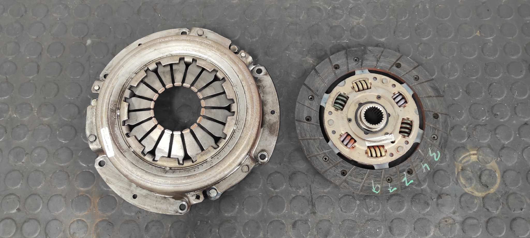 KIT EMBRAGUE NISSAN VANETTE CARGO (HC23)