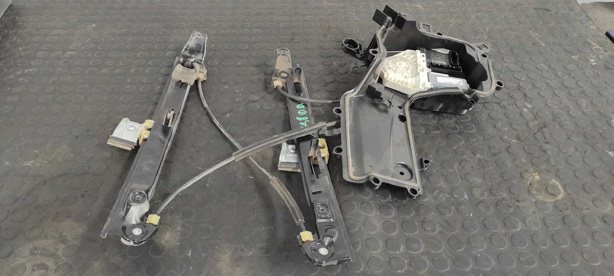 ELEVALUNAS DELANTERO DERECHO SEAT LEON (1P1)