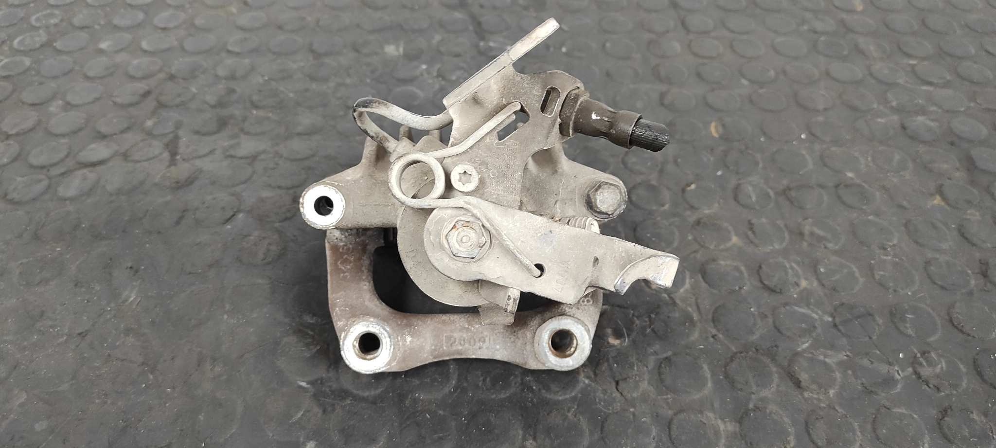 PINZA DE FRENO TRASERA DERECHA SEAT LEON (1P1) - vista 3