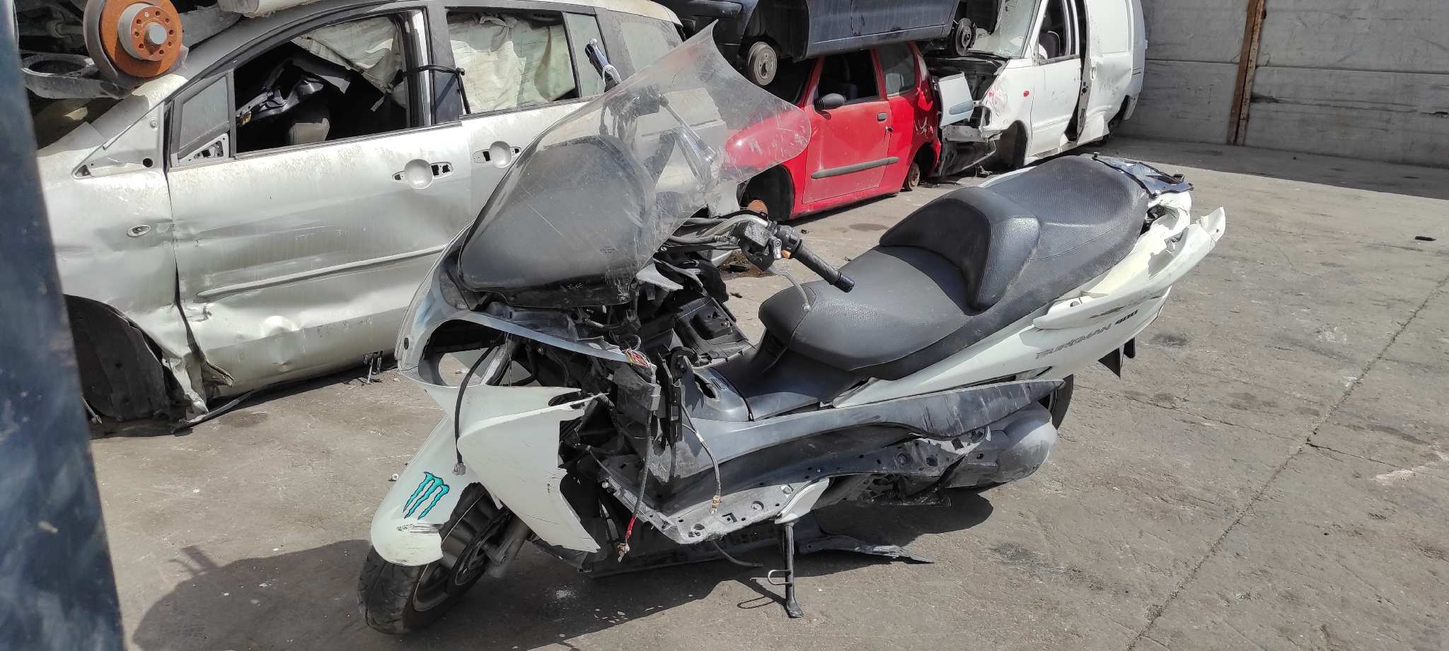 LLANTA SUZUKI AN 400 / BURGMAN - vista 7