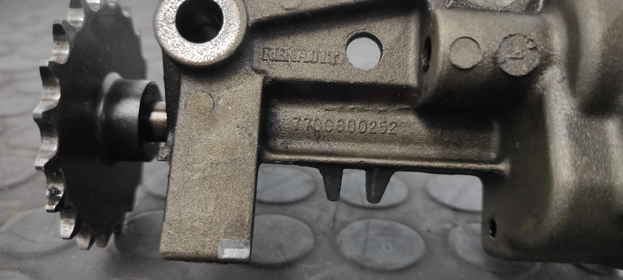 BOMBA ACEITE RENAULT MEGANE II BERLINA 3P - vista 7