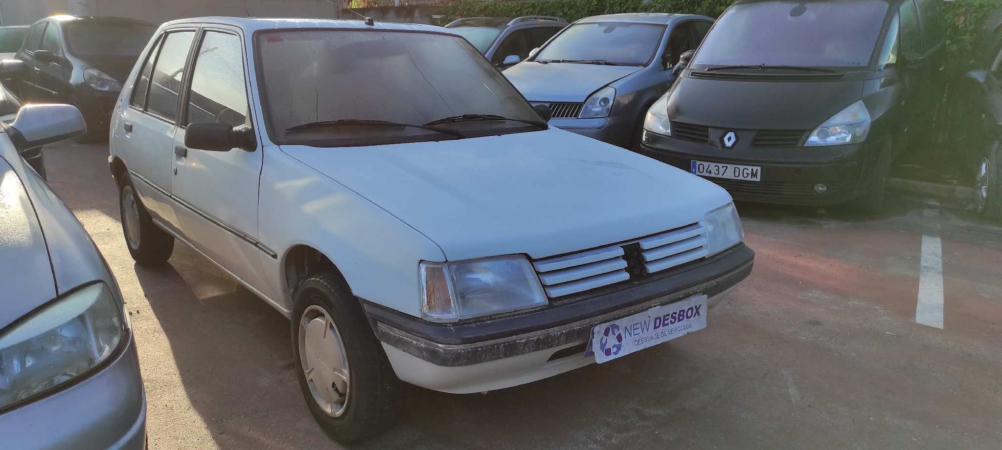 LUZ INTERIOR PEUGEOT 205 BERLINA - vista 6