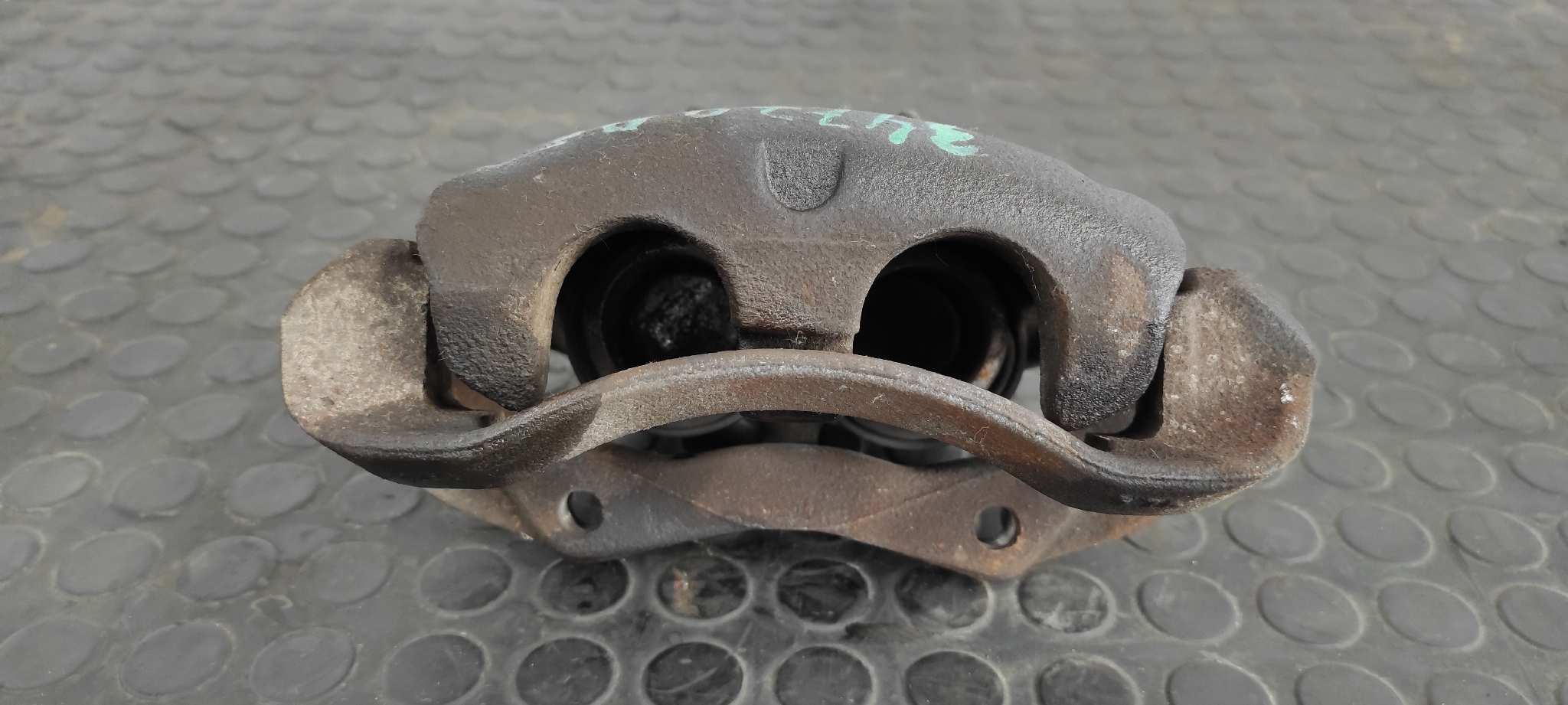 PINZA DE FRENO DELANTERA DERECHA NISSAN VANETTE CARGO (HC23) - vista 6