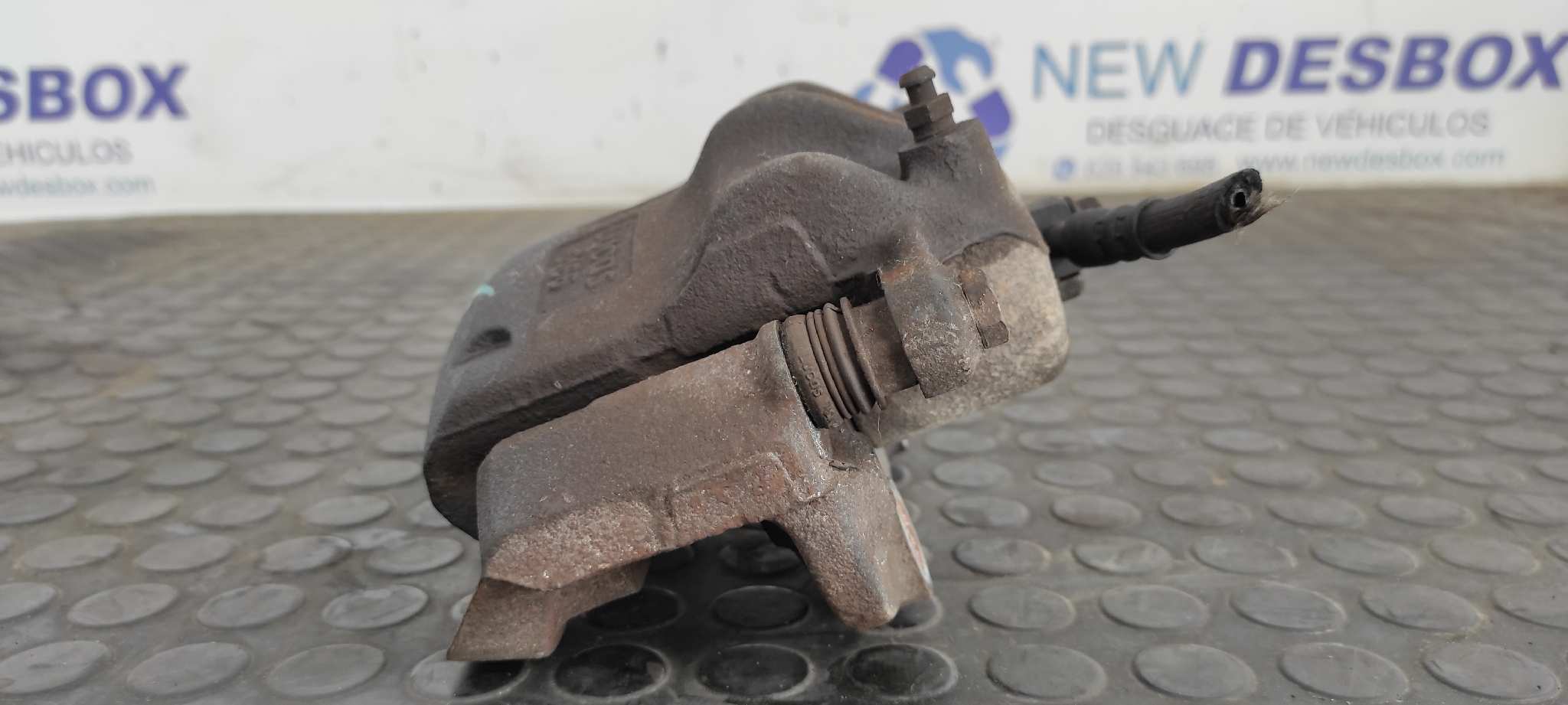 PINZA DE FRENO DELANTERA DERECHA NISSAN VANETTE CARGO (HC23) - vista 7