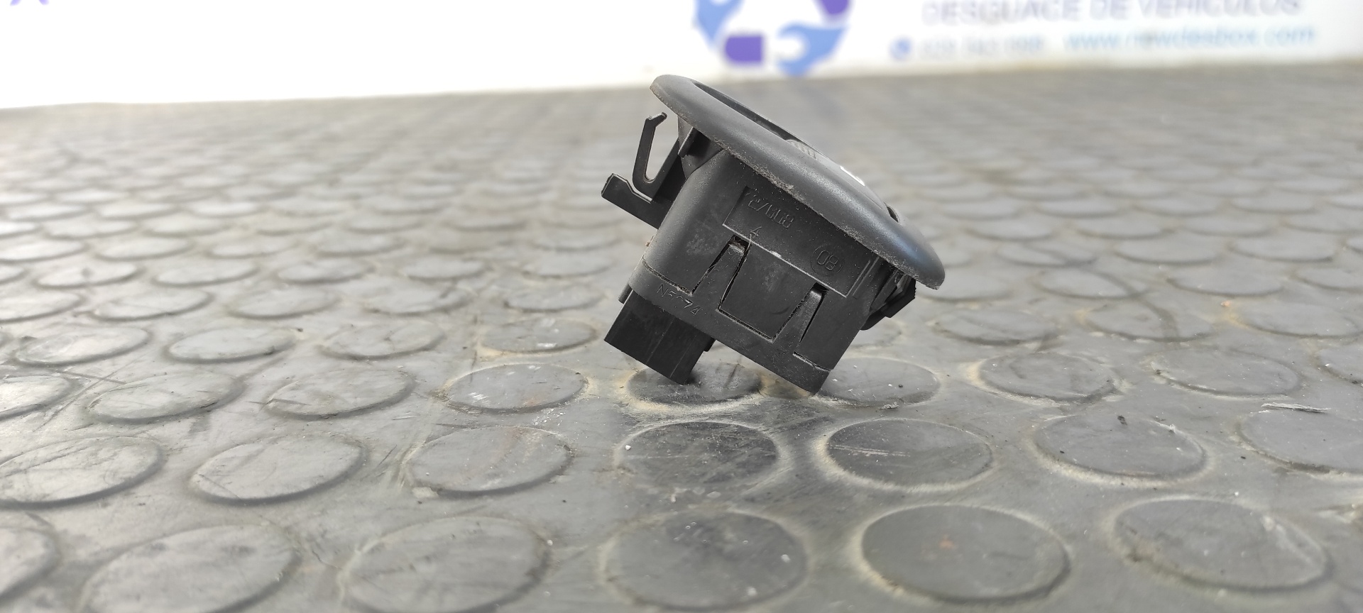 MANDO ELEVALUNAS DELANTERO DERECHO CITROEN C2 - vista 2