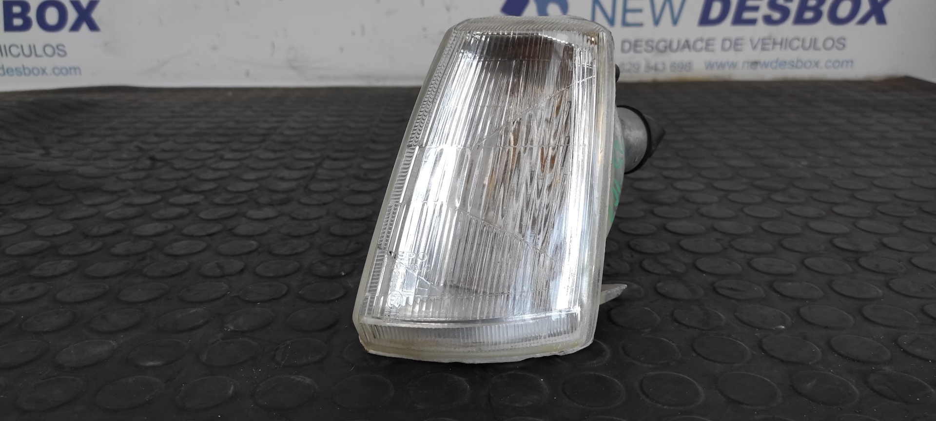 PILOTO DELANTERO IZQUIERDO PEUGEOT 205 BERLINA