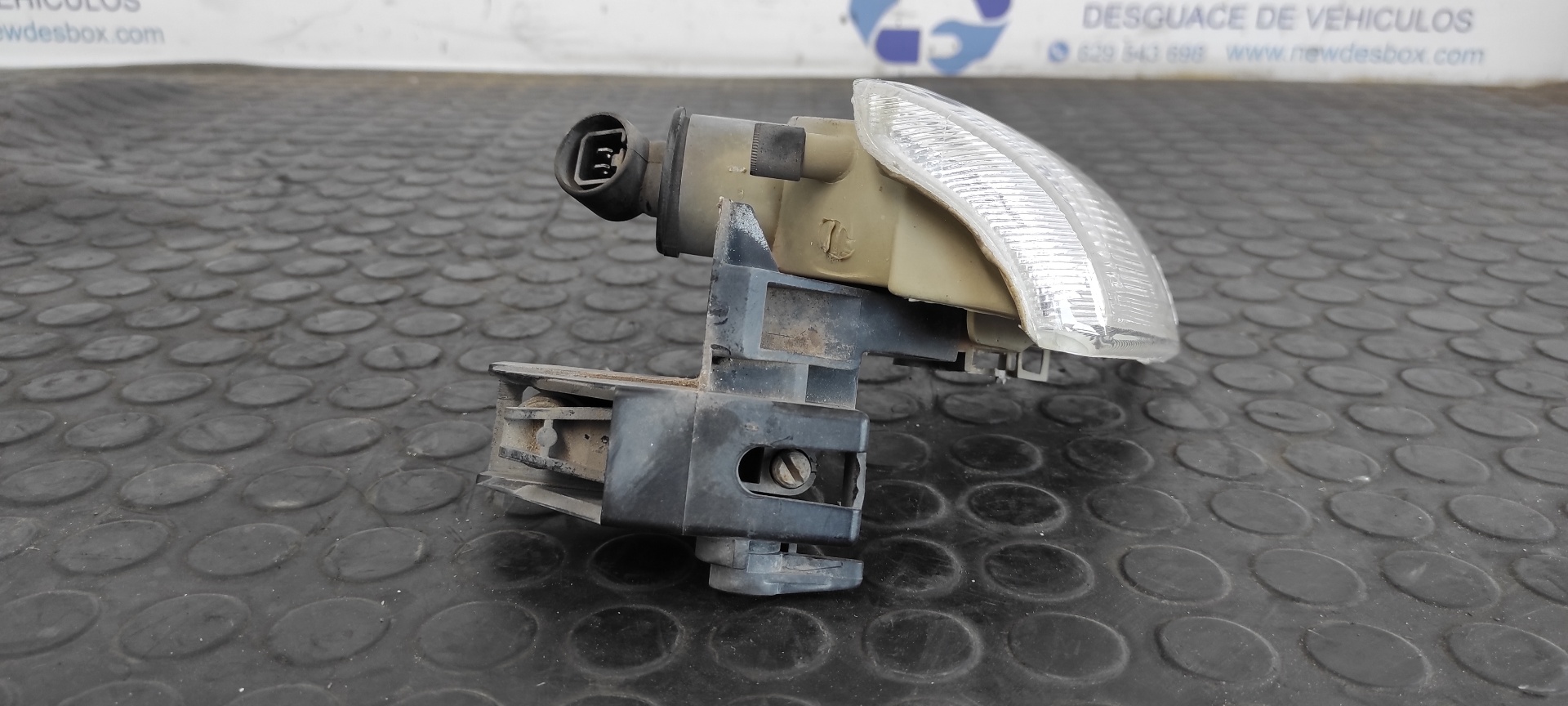 PILOTO DELANTERO IZQUIERDO PEUGEOT 205 BERLINA - vista 8