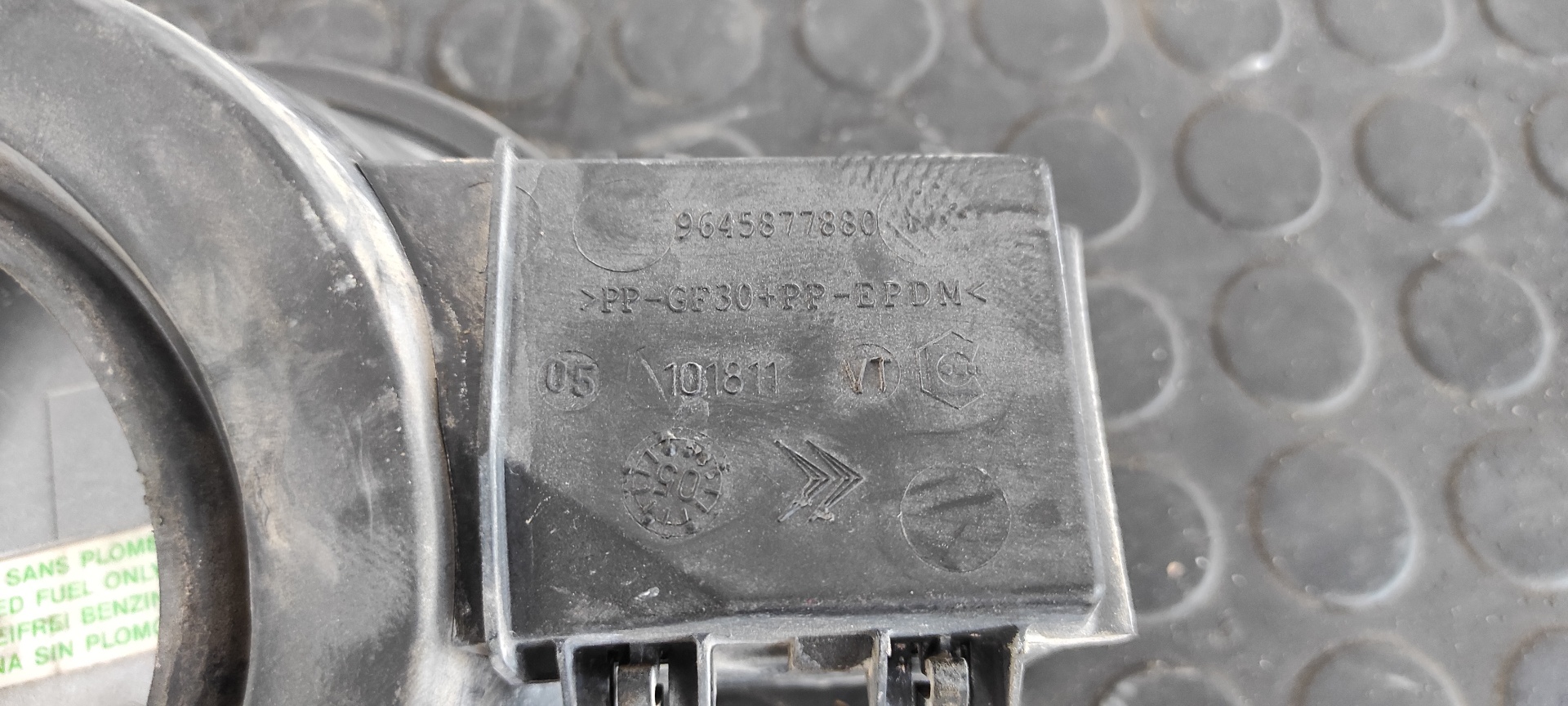 TAPA EXTERIOR COMBUSTIBLE CITROEN C2 - vista 5