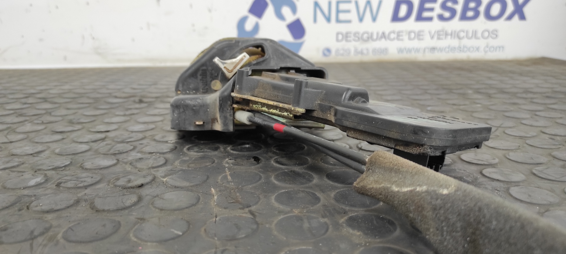 CERRADURA PUERTA TRASERA IZQUIERDA MAZDA 6 BERLINA (GG) - vista 4