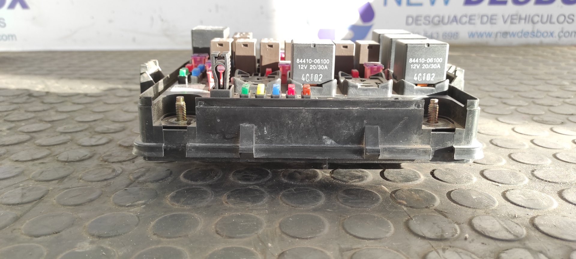 CAJA RELES / FUSIBLES SSANGYONG REXTON - vista 5