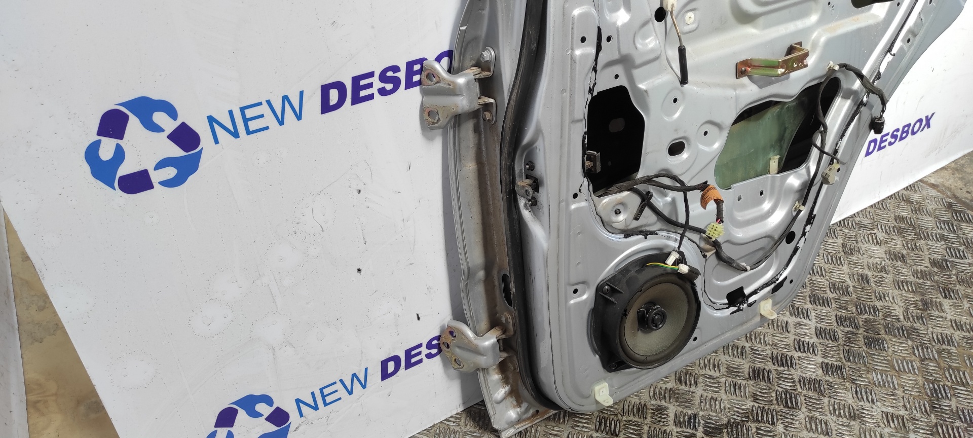 PUERTA TRASERA DERECHA SSANGYONG REXTON - vista 2