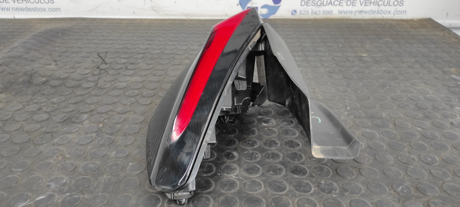 PILOTO TRASERO DERECHO PEUGEOT 3008 - vista 4