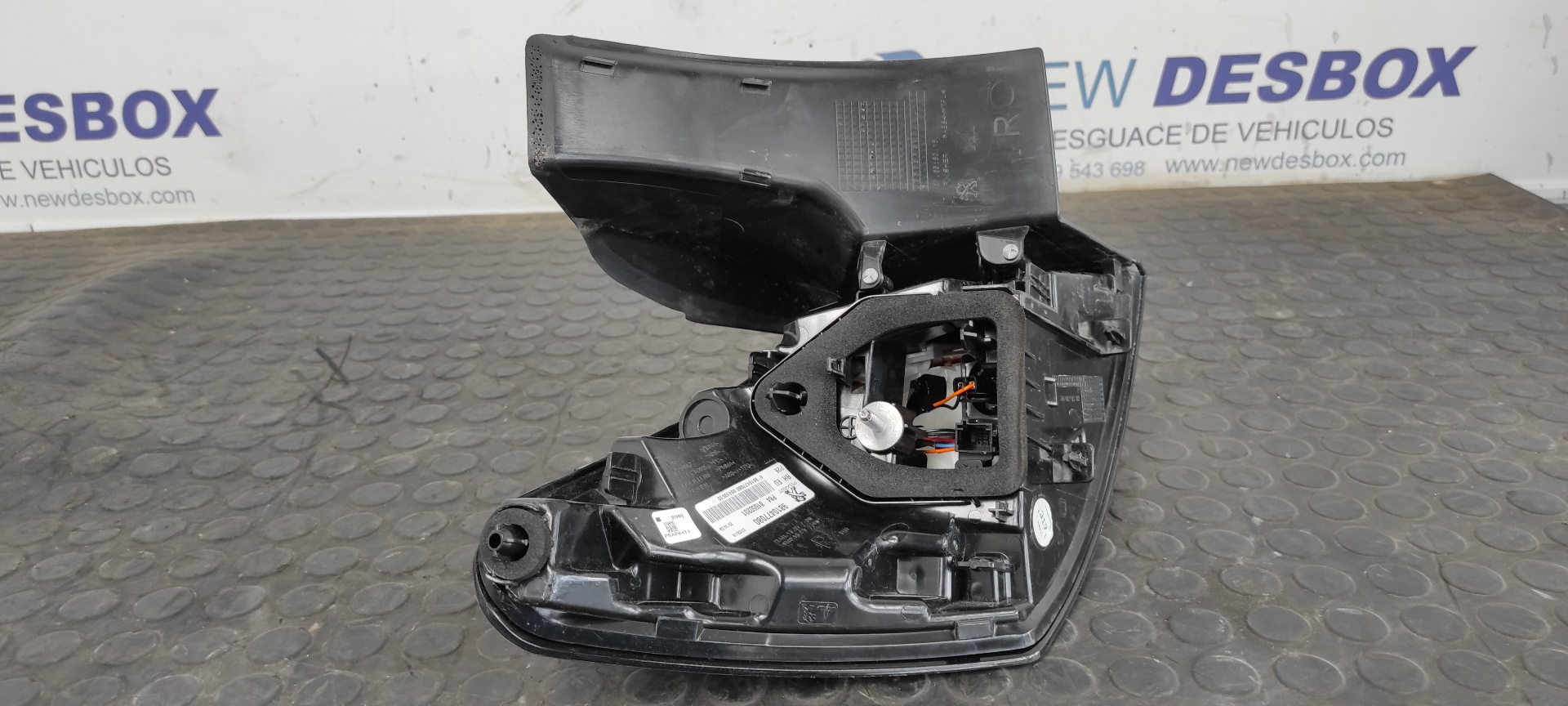 PILOTO TRASERO DERECHO PEUGEOT 3008 - vista 2