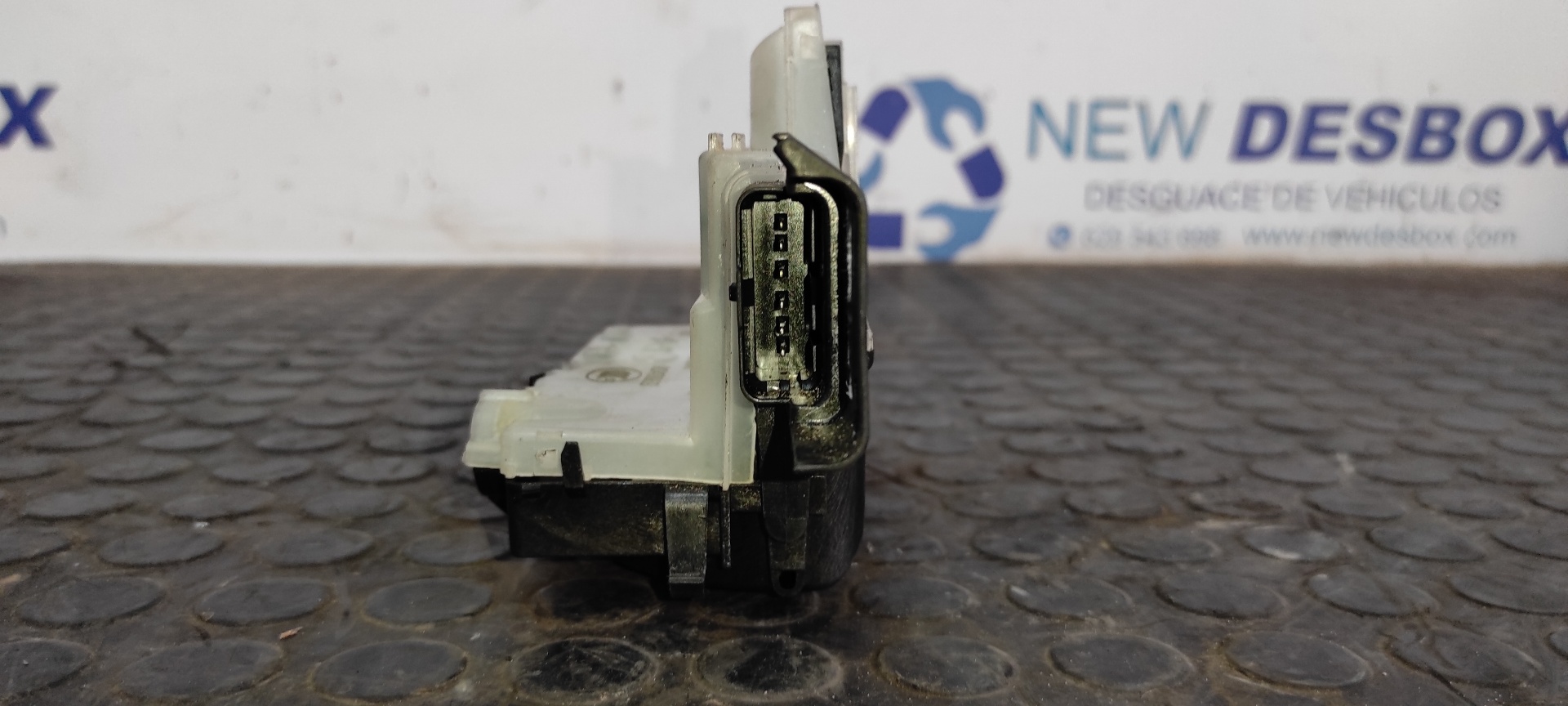 CERRADURA PUERTA TRASERA DERECHA PEUGEOT 3008 - vista 2