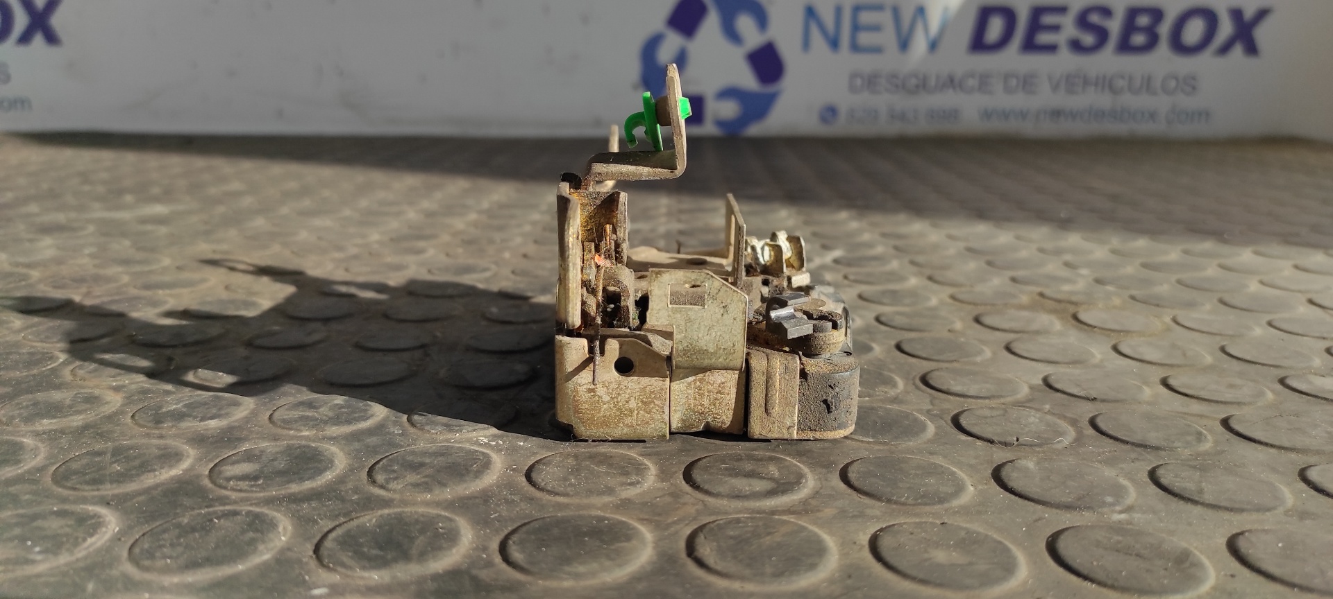 CERRADURA PUERTA DELANTERA DERECHA RENAULT MASTER DOBLE - vista 3