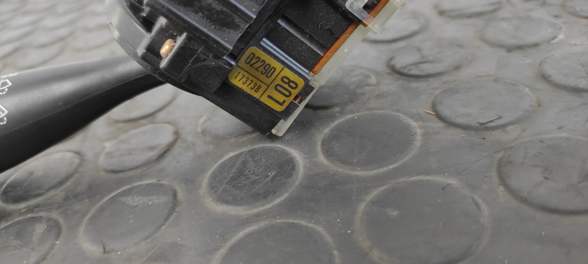 MANDO LIMPIA TOYOTA COROLLA (E12) - vista 3