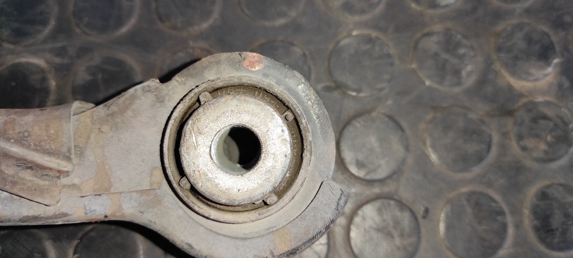 BRAZO IZQUIERDO INFERIOR TRASERO MERCEDES-BENZ CLASE C (W204) BERLINA - vista 3