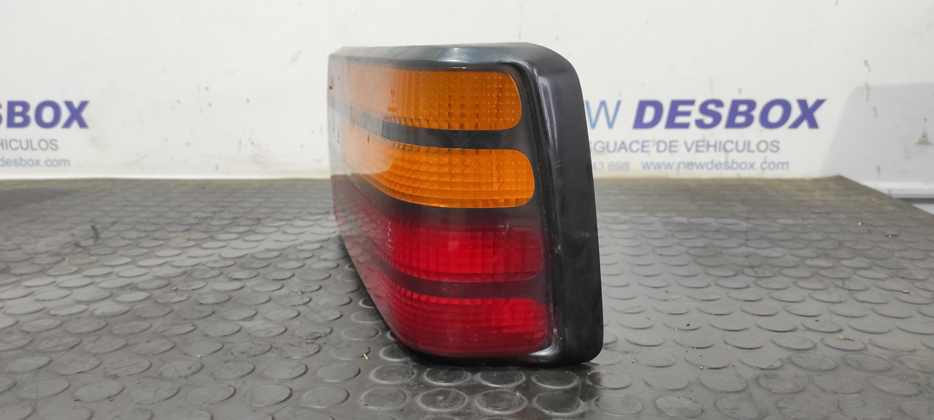 PILOTO TRASERO DERECHO FORD ORION - vista 11