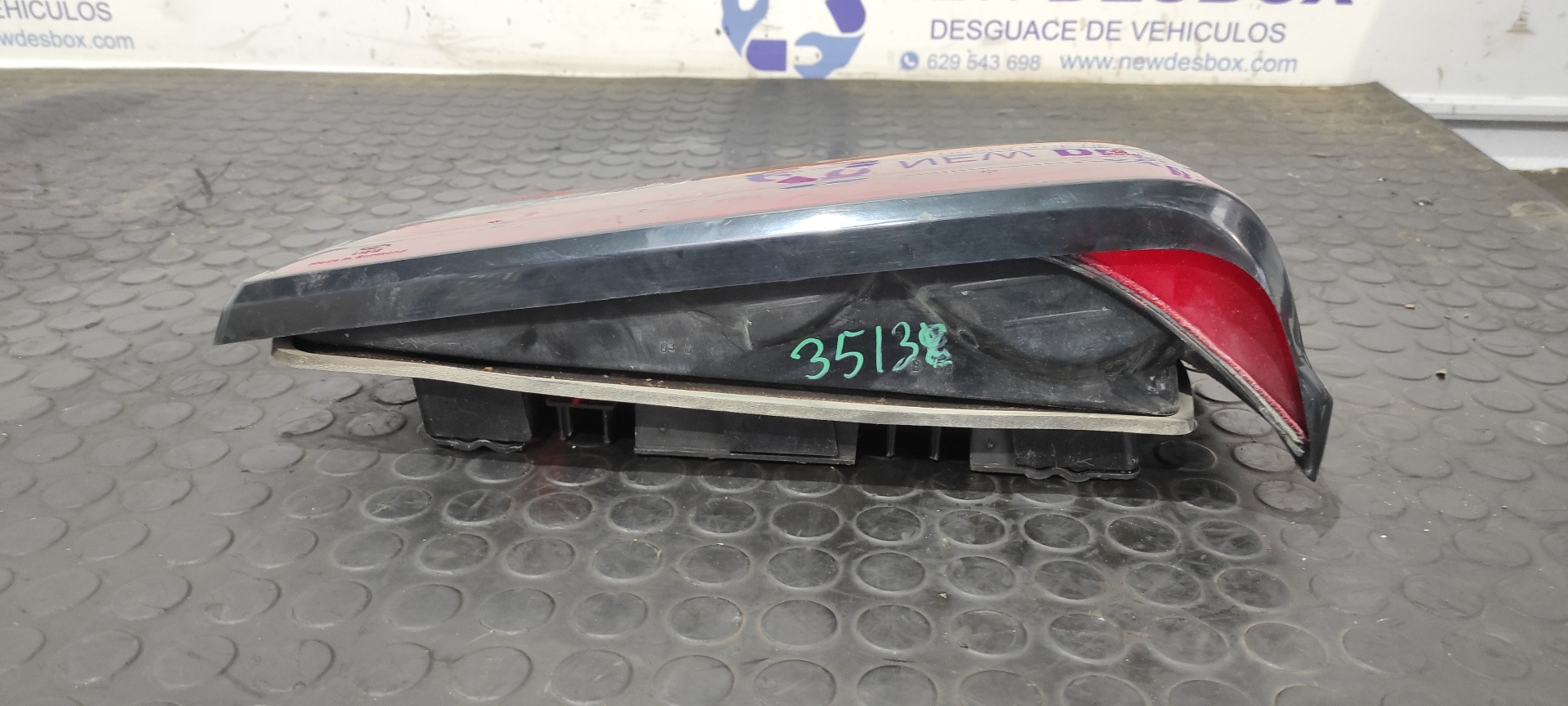 PILOTO TRASERO DERECHO FORD ORION - vista 3