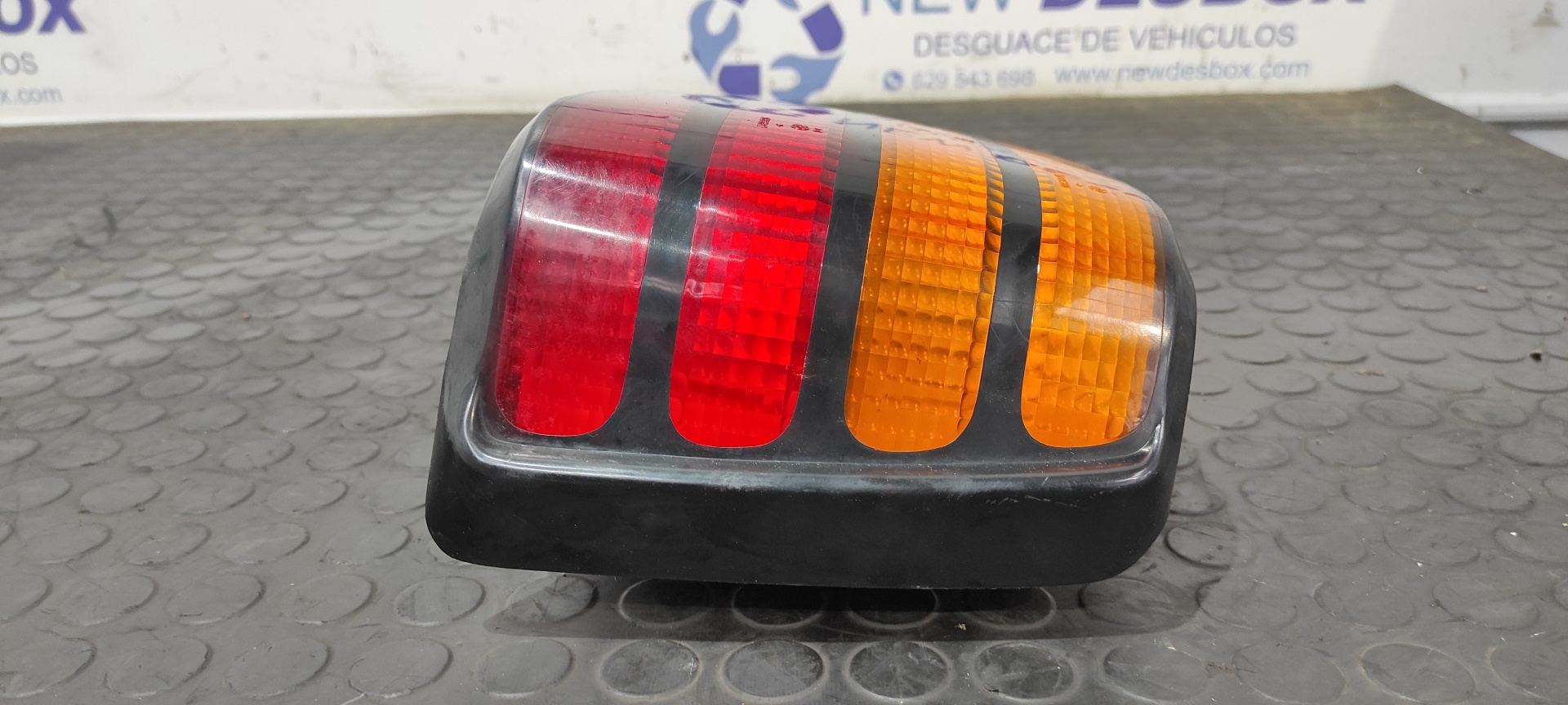 PILOTO TRASERO DERECHO FORD ORION - vista 9