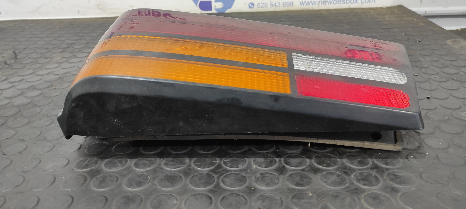 PILOTO TRASERO DERECHO FORD ORION - vista 6