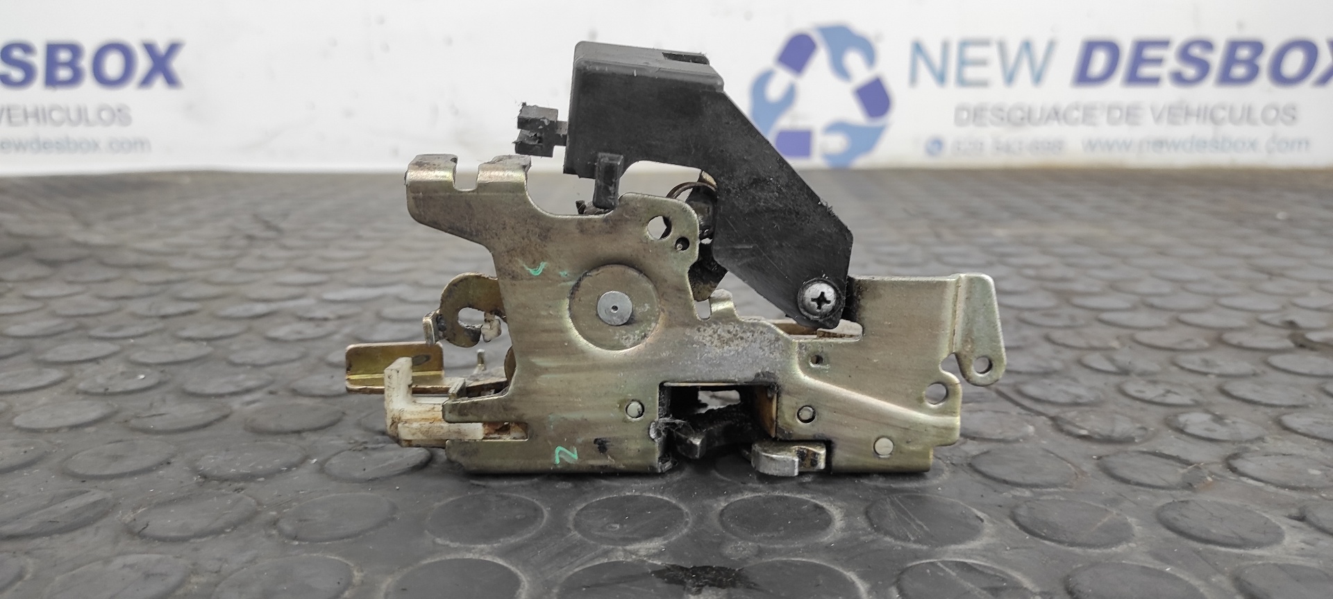 CERRADURA PUERTA DELANTERA IZQUIERDA VOLKSWAGEN LT CAJA ABIERTA (MOD. 1997) - vista 2