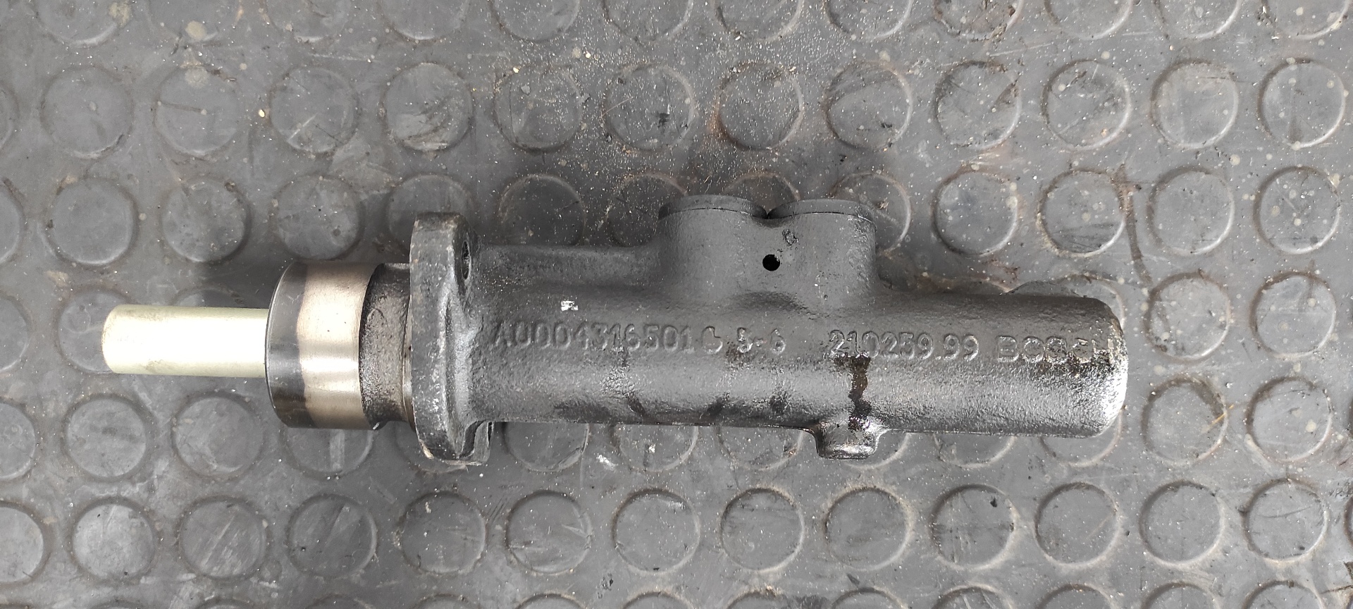 BOMBA FRENO VOLKSWAGEN LT CAJA ABIERTA (MOD. 1997) - vista 3