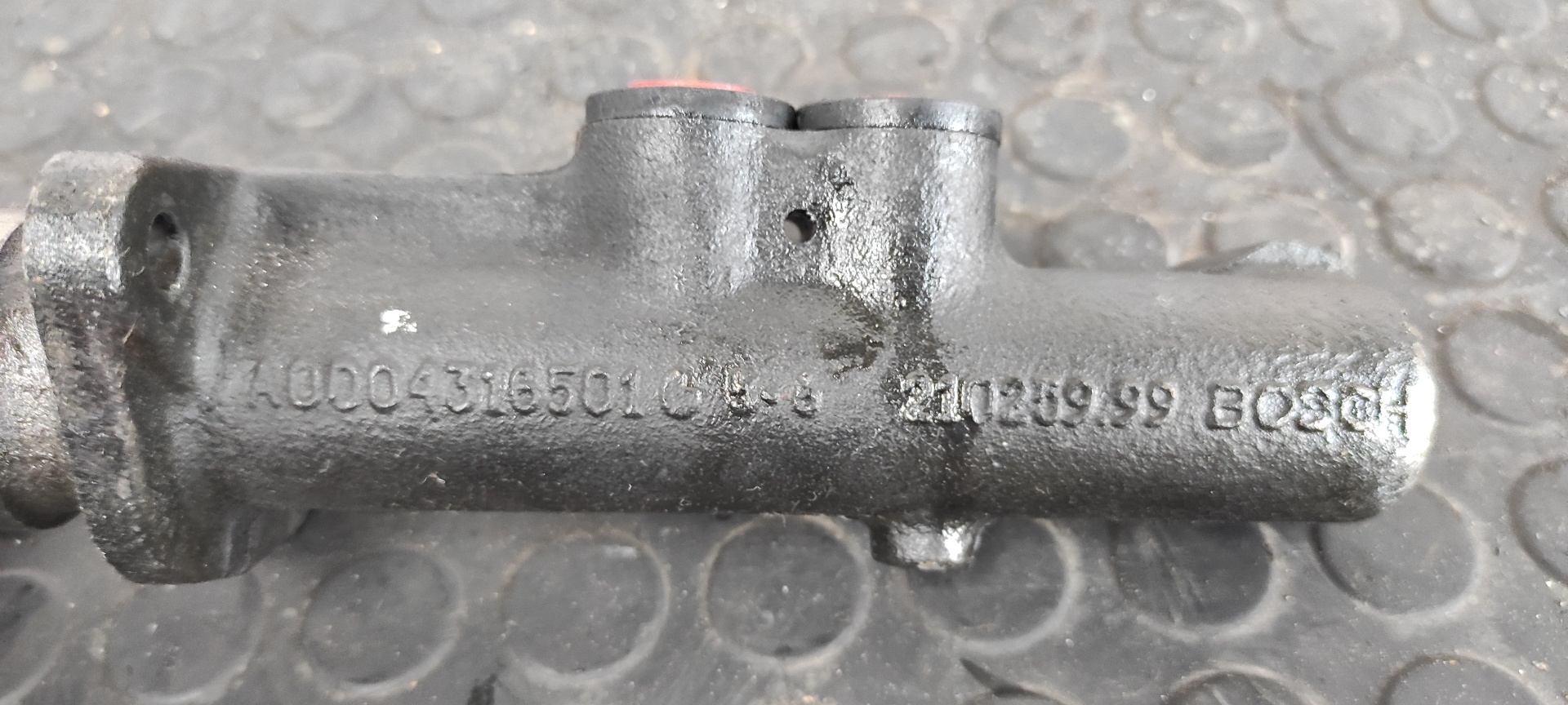 BOMBA FRENO VOLKSWAGEN LT CAJA ABIERTA (MOD. 1997) - vista 2