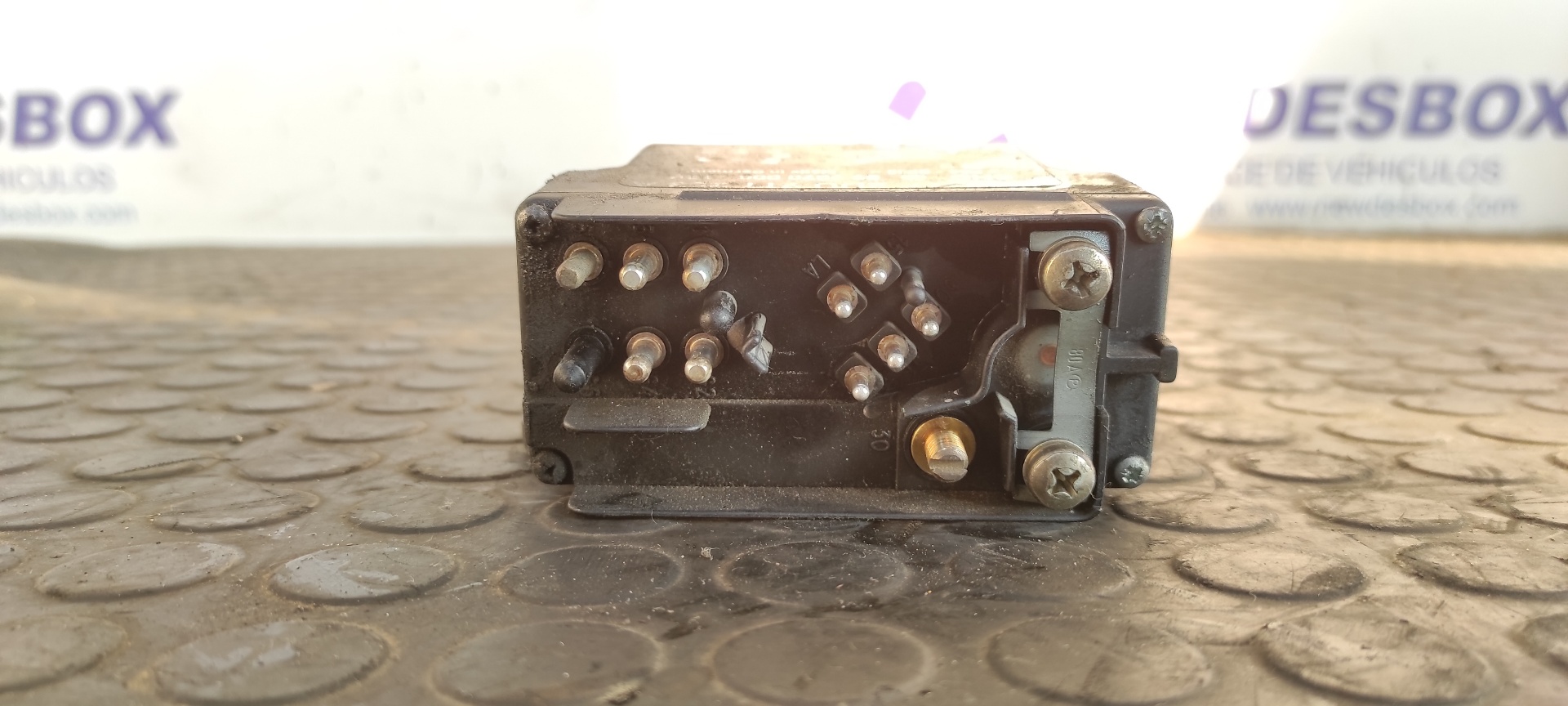 CAJA PRECALENTAMIENTO VOLKSWAGEN LT CAJA ABIERTA (MOD. 1997) - vista 3