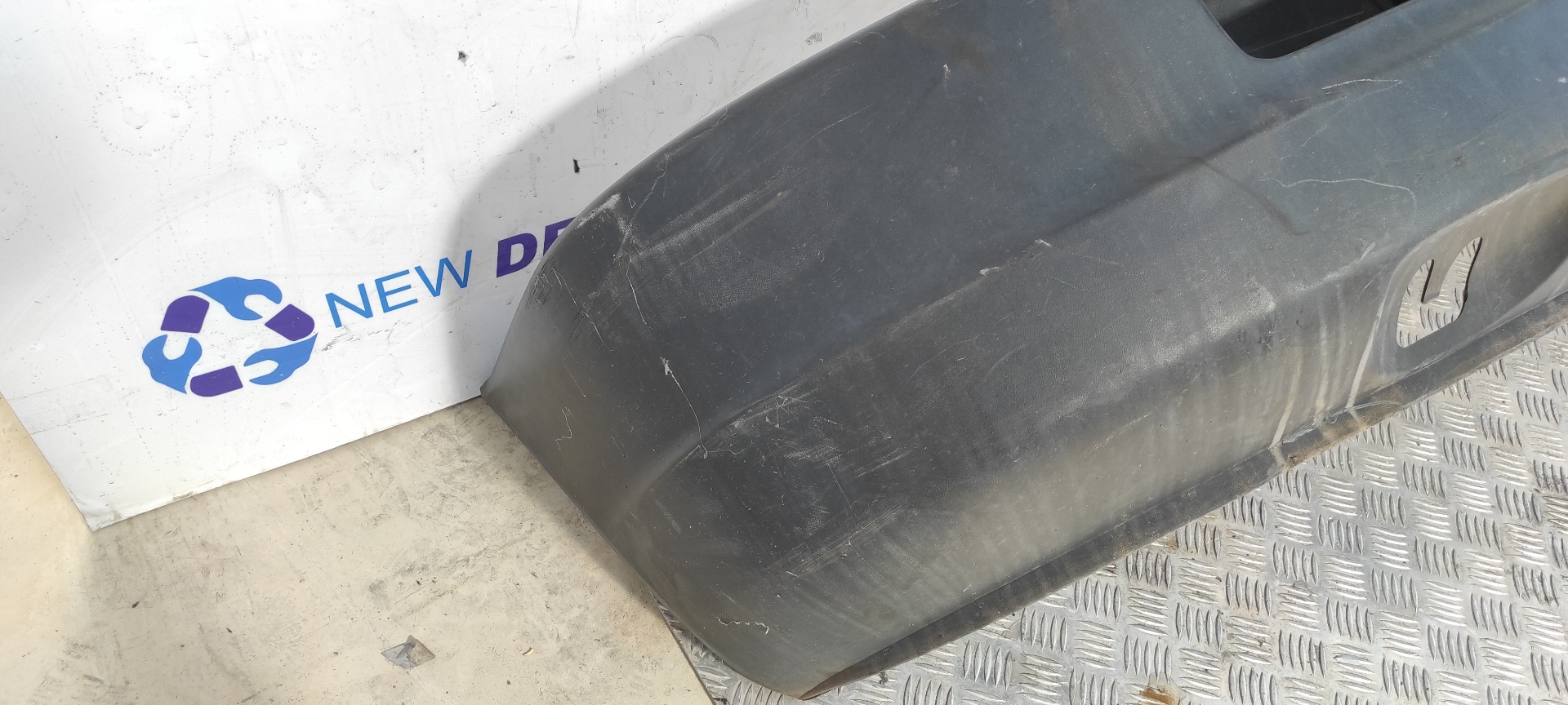 PARAGOLPES DELANTERO VOLKSWAGEN LT CAJA ABIERTA (MOD. 1997) - vista 3