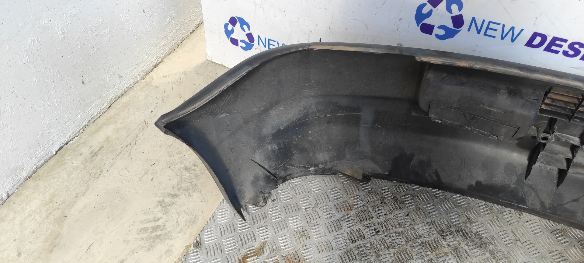 PARAGOLPES DELANTERO VOLKSWAGEN LT CAJA ABIERTA (MOD. 1997) - vista 4