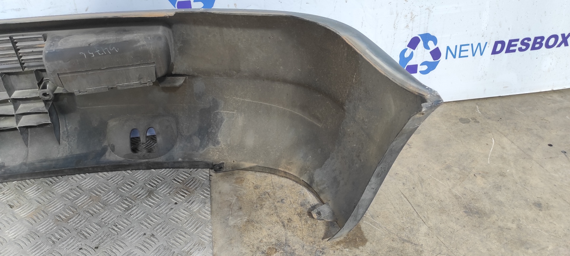 PARAGOLPES DELANTERO VOLKSWAGEN LT CAJA ABIERTA (MOD. 1997) - vista 9