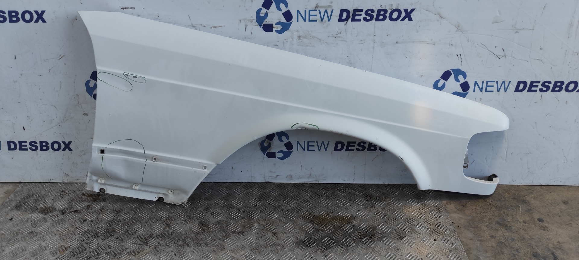 ALETA DELANTERA DERECHA MERCEDES-BENZ CLASE S (W126) BERLINA+COUPE