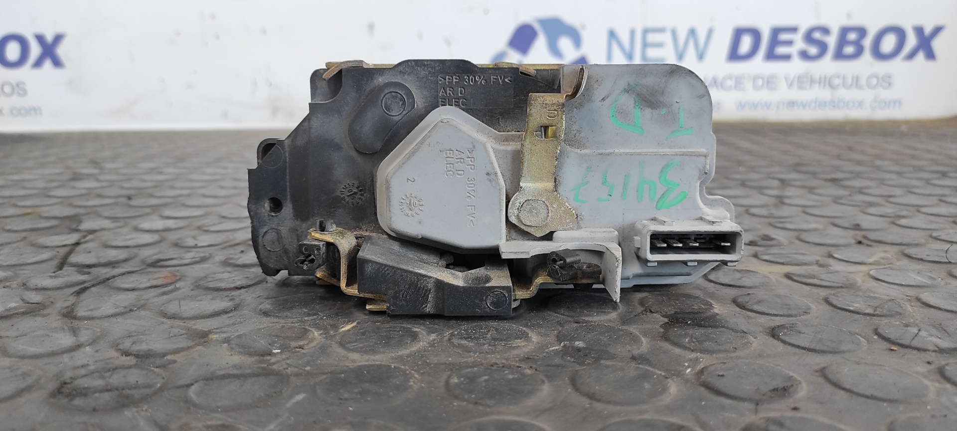 CERRADURA PUERTA TRASERA DERECHA PEUGEOT 206 BERLINA