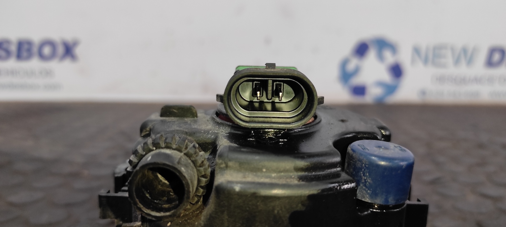 FARO ANTINIEBLA DERECHO RENAULT MEGANE III BERLINA 5 P - vista 2