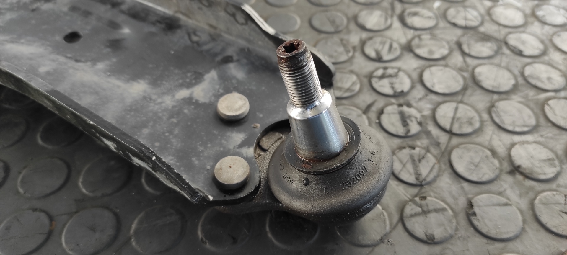 BRAZO DERECHO INFERIOR DELANTERO RENAULT MEGANE III BERLINA 5 P - vista 9