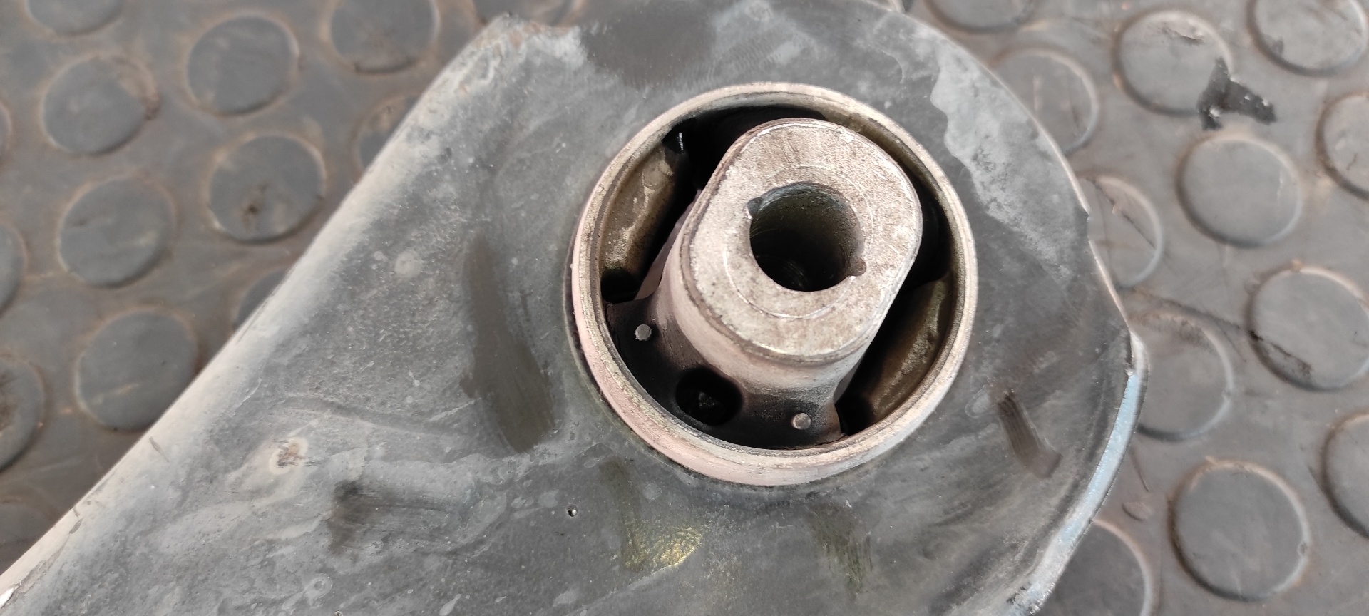 BRAZO IZQUIERDO INFERIOR DELANTERO RENAULT MEGANE III BERLINA 5 P - vista 9