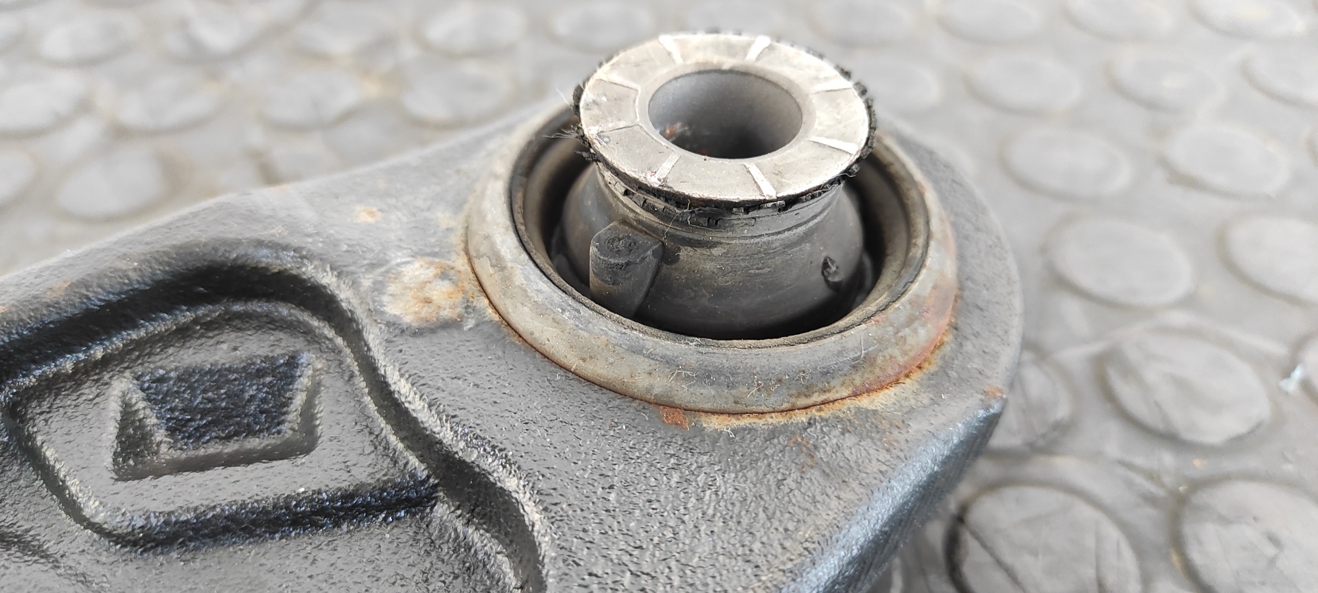 BRAZO DERECHO INFERIOR DELANTERO RENAULT TRAFIC COMBI (AB 4.01) - vista 4