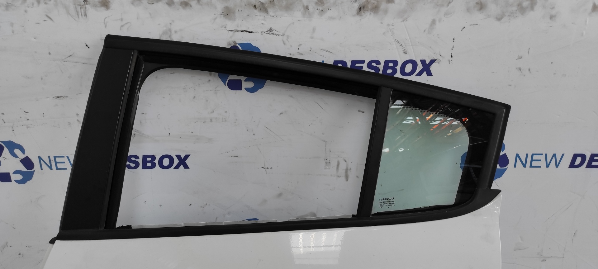 PUERTA TRASERA IZQUIERDA RENAULT MEGANE III BERLINA 5 P - vista 4