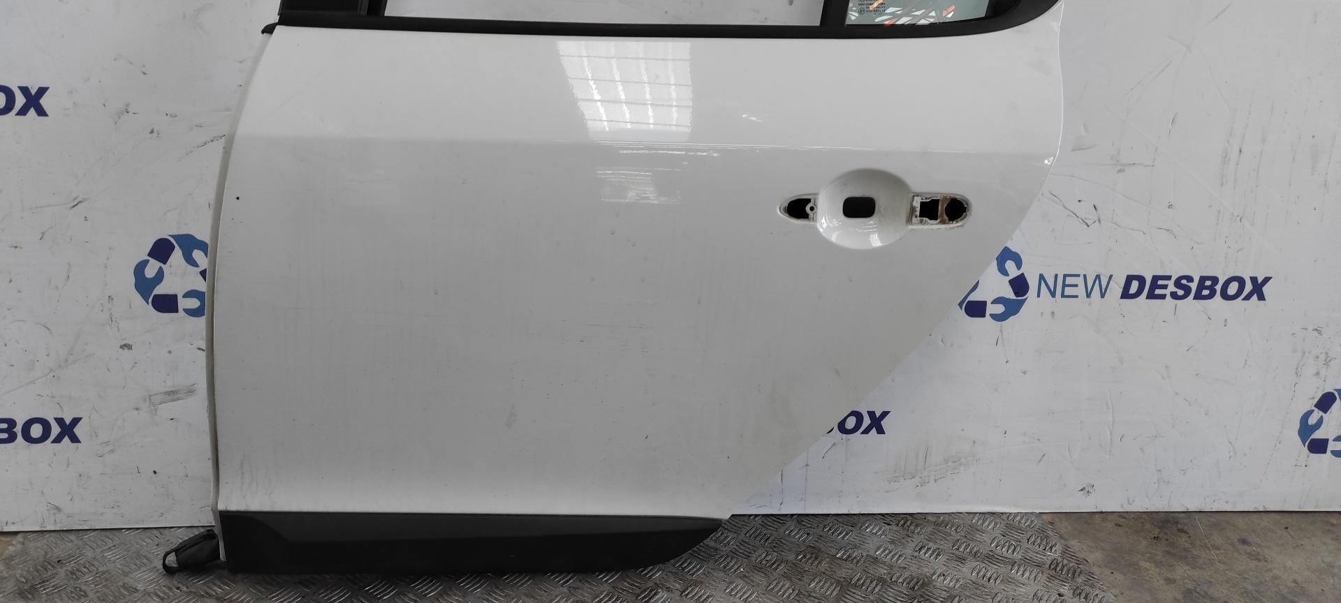 PUERTA TRASERA IZQUIERDA RENAULT MEGANE III BERLINA 5 P - vista 2