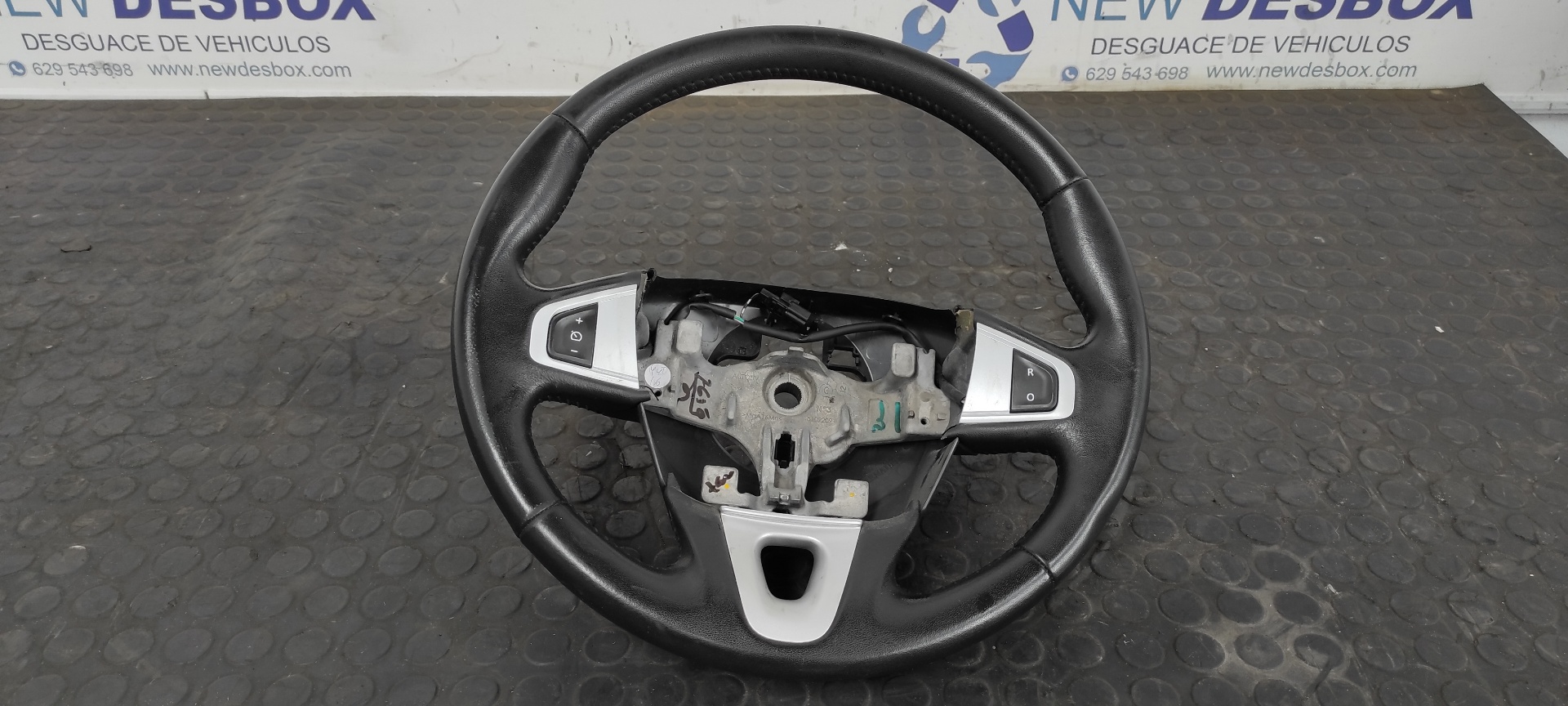 VOLANTE RENAULT MEGANE III BERLINA 5 P