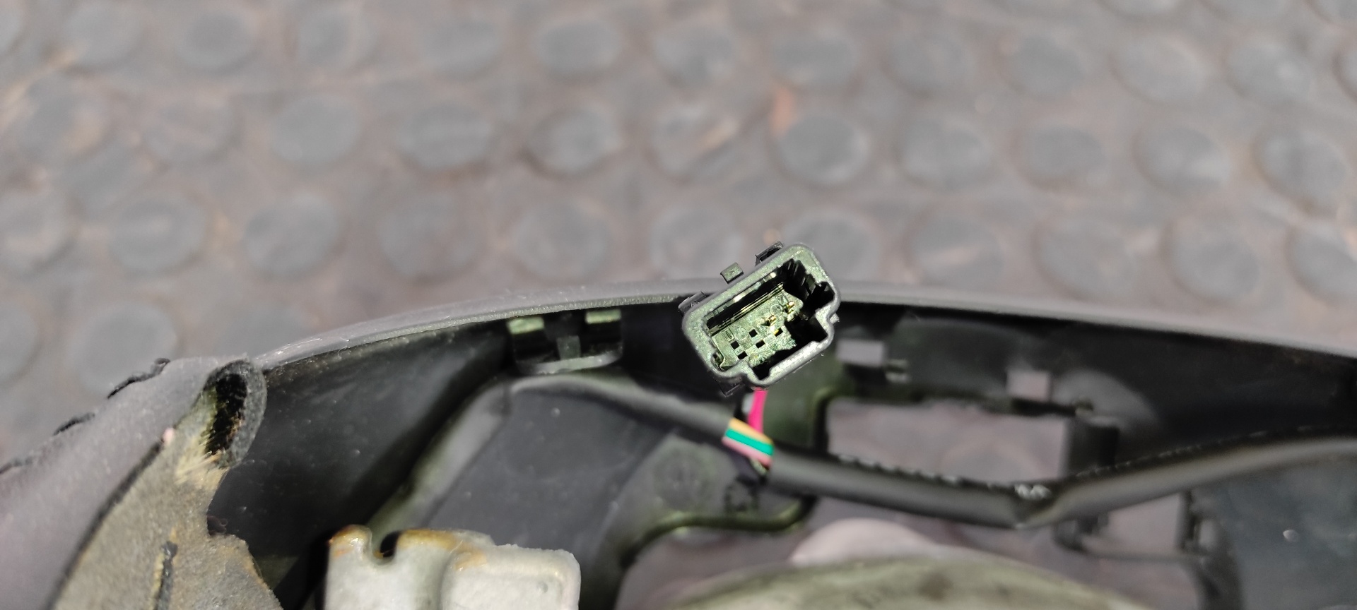 VOLANTE RENAULT MEGANE III BERLINA 5 P - vista 2