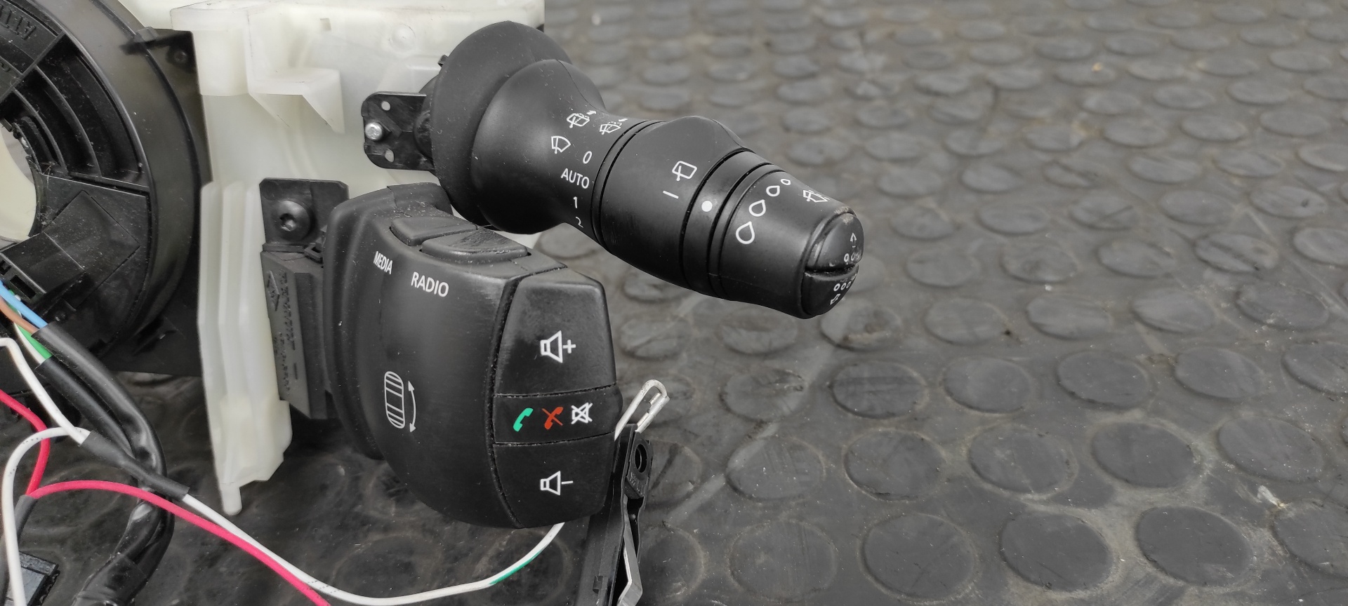 MANDO MULTIFUNCION RENAULT MEGANE III BERLINA 5 P - vista 8