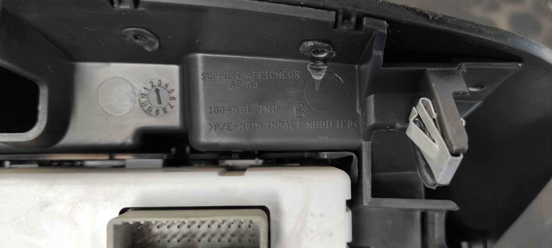 PANTALLA MULTIFUNCION RENAULT MEGANE III BERLINA 5 P - vista 7