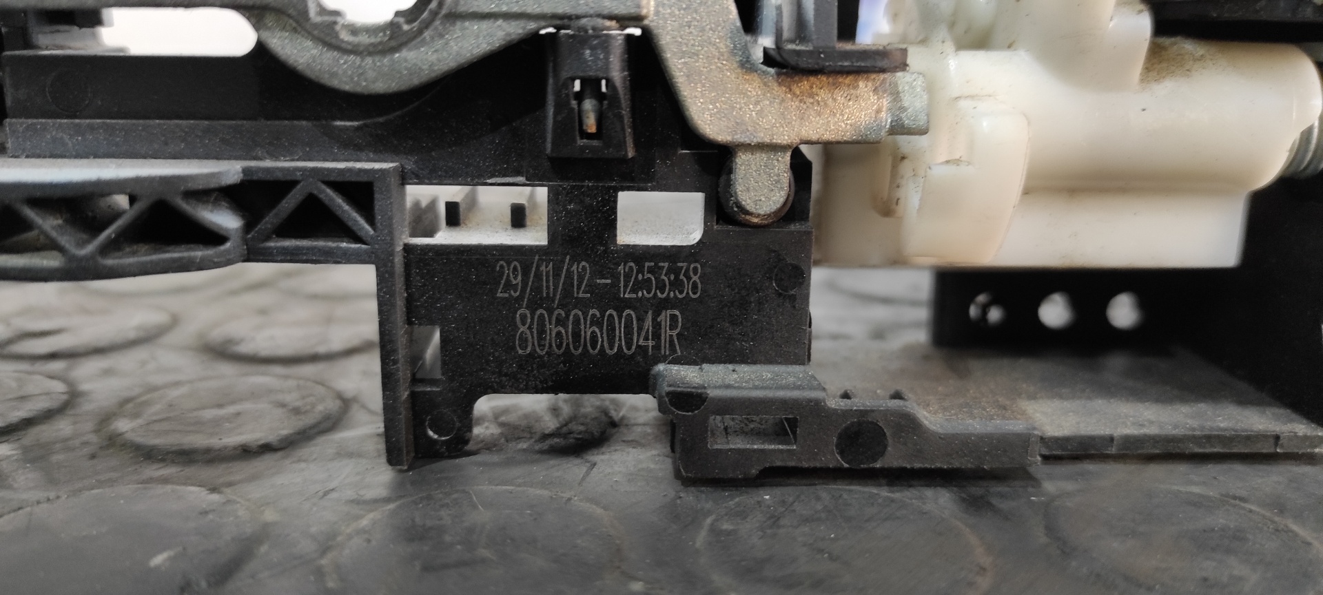 MANETA DELANTERA DERECHA RENAULT MEGANE III BERLINA 5 P - vista 2