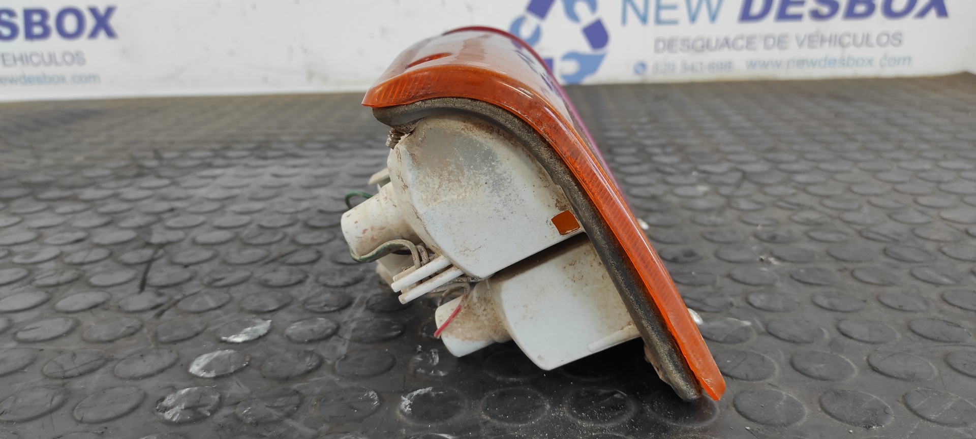 PILOTO TRASERO IZQUIERDO MITSUBISHI MONTERO (L040) - vista 2