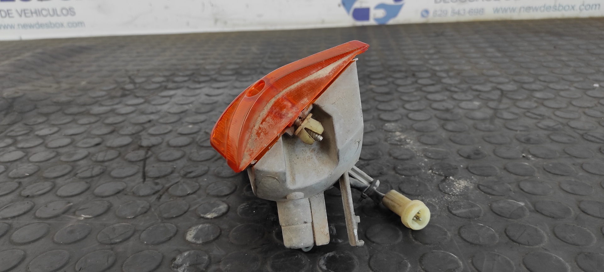 PILOTO DELANTERO IZQUIERDO MITSUBISHI MONTERO (L040) - vista 3