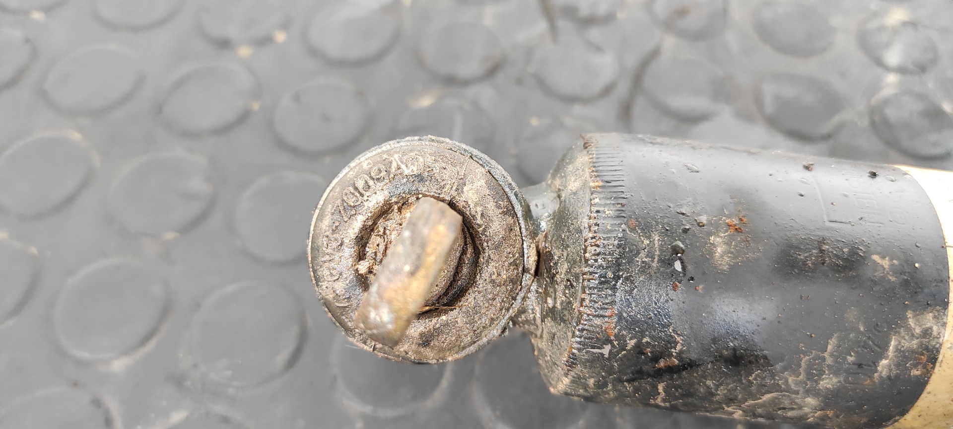 JUEGO AMORTIGUADORES DELANTERO MITSUBISHI MONTERO (L040) - vista 8